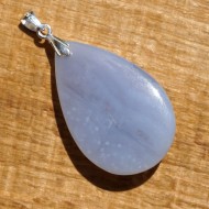 Chalcedon přívěsek