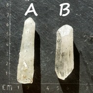 Křišťál krystal s hematitem (665)