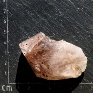 Křišťál s epidotem a lepidokrocitem (809)
