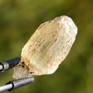 Skapolit surový (264)