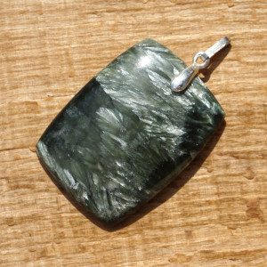 Serafinit přívěsek