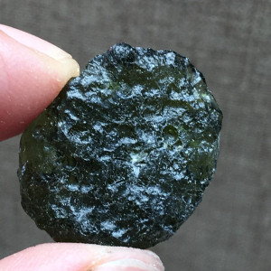 Vltavín surový (464)