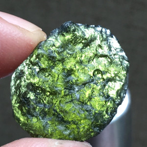 Vltavín surový (464)