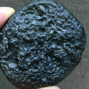 Vltavín surový (465)