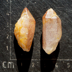 Křišťál s lepidokrocitem