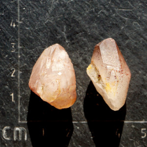 Křišťál s lepidokrocitem