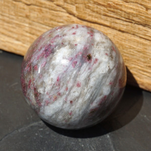 Turmalín růžový koule