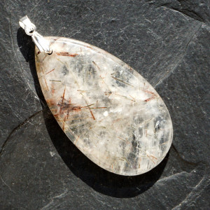 Křišťál s verdelitem přívěsek