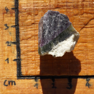 Rubín v zoisitu surový