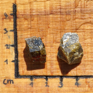 Turmalín verdelit surový - 1ks