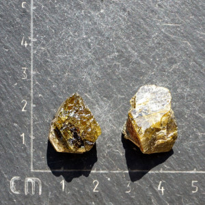 Turmalín verdelit surový - 1ks