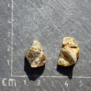 Turmalín verdelit surový - 1ks