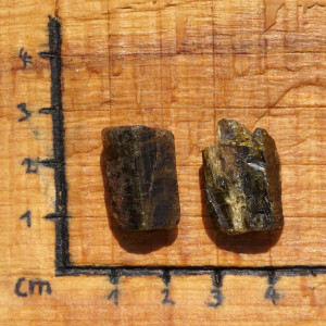 Turmalín verdelit surový - 1ks